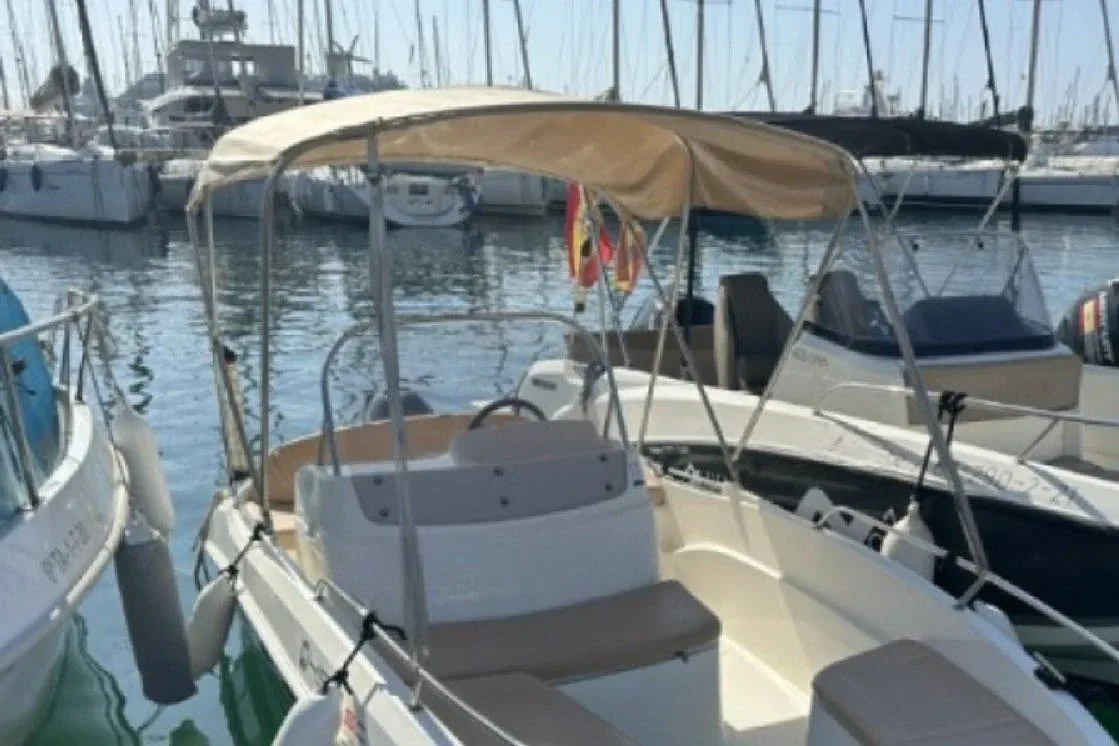 Valencia: Renta de Barcos (sin Necesidad de Licencia Náutica)