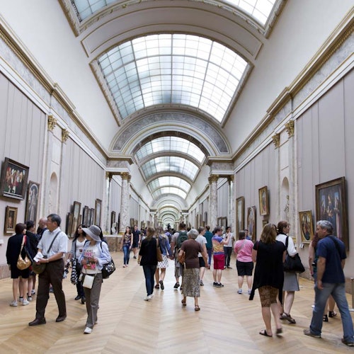 Entrada con acceso rápido al Museo del Louvre