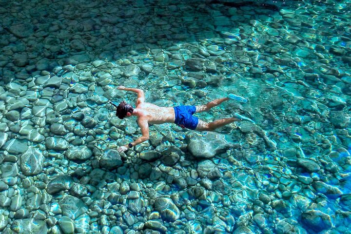 Paraíso del kayak: tour de snorkel, cueva y salto desde acantilados en Cala Portixol
