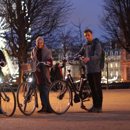 París: Visita guiada nocturna en bicicleta