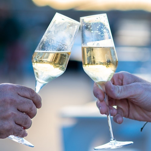 Río Sena: Paseo en barco con cena de 3 platos y música de Diamant Bleu