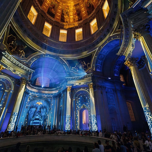 AURA Invalides: Entrada