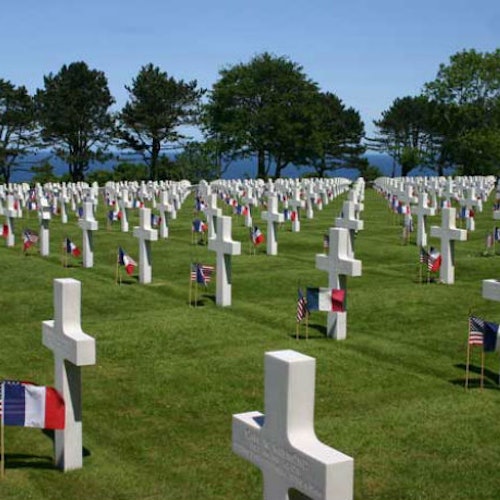 Normandy & D-Day Beaches: Guided Day Trip from Paris with Visit to Cemetery