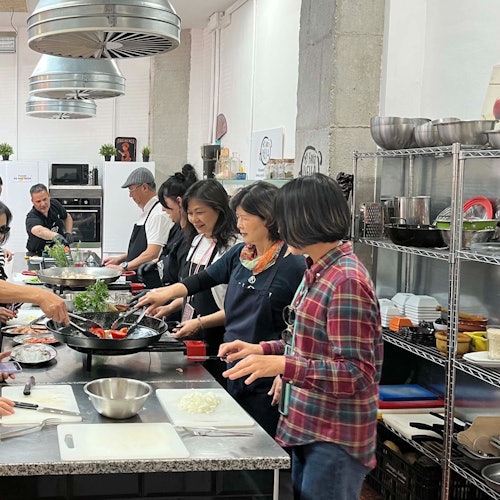 Valencia: Clase de Cocina de Paella, Tapas, Sangría y Visita al Mercado de Ruzafa