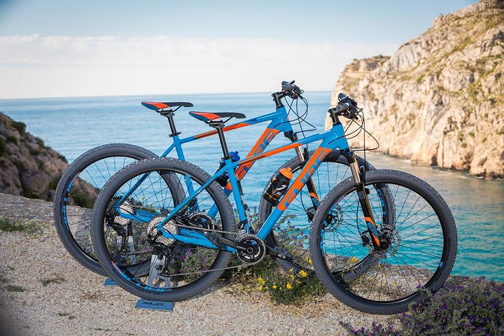 Aventura en bicicleta eléctrica : Descubre los impresionantes paisajes de Jávea