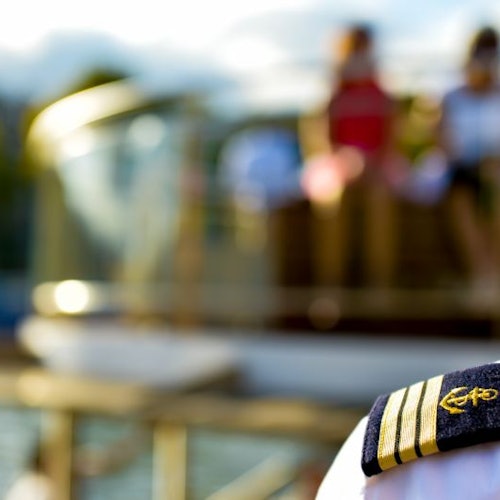 Río Sena: Paseo en barco familiar con guía profesional