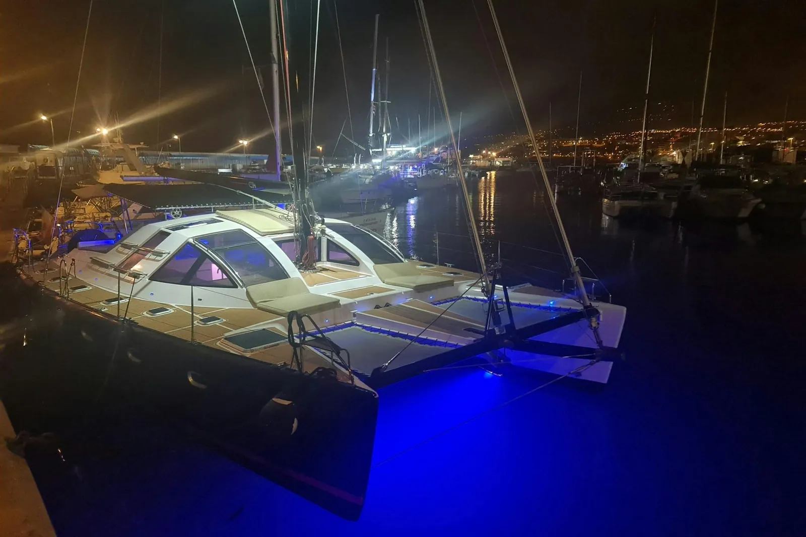Tenerife: Paseo en Catamarán de 3 Horas para Avistar Ballenas y Delfines con Servicio de Catering