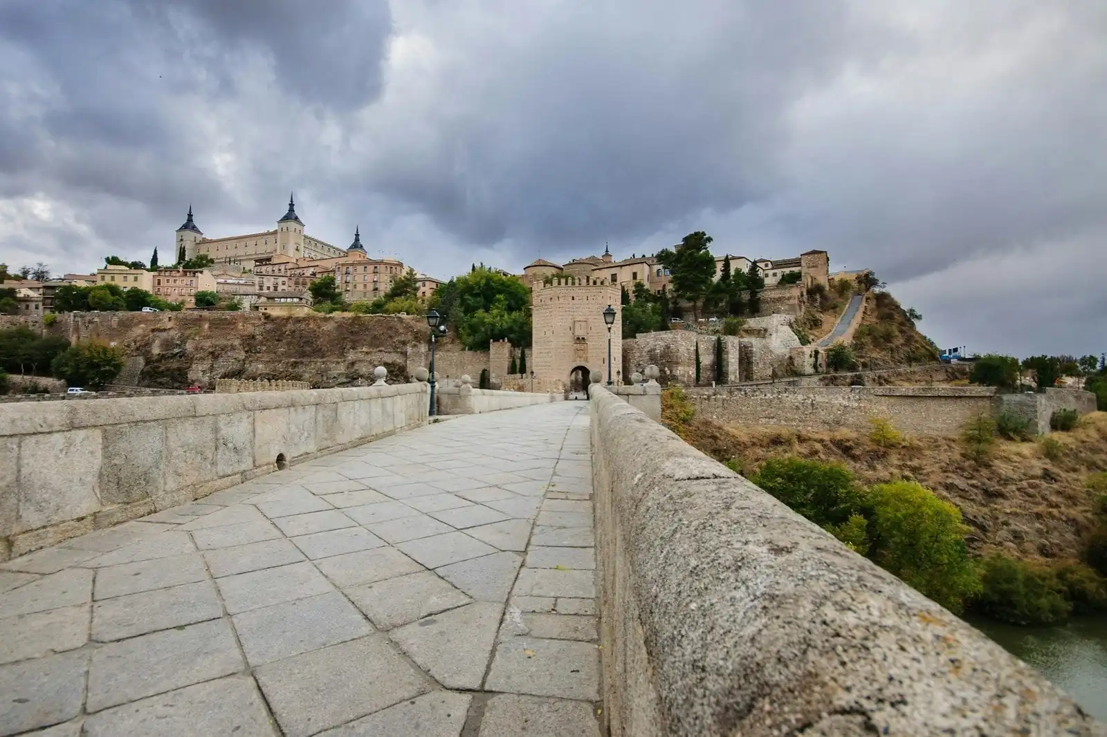 Toledo, Segovia y Ávila: Un día de excursión desde Madrid.