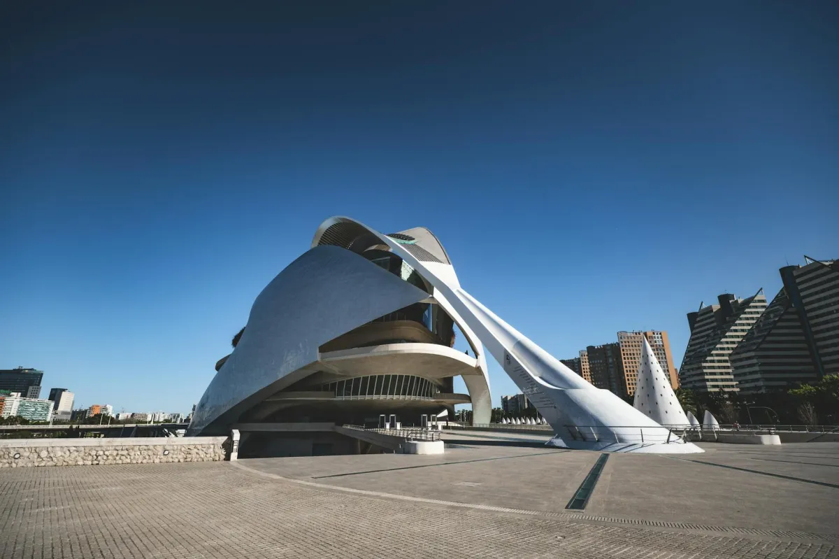 ¿Por qué elegir Valencia como punto de partida?